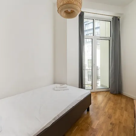 Wilcza Centre Deluxe By Bookinghost *